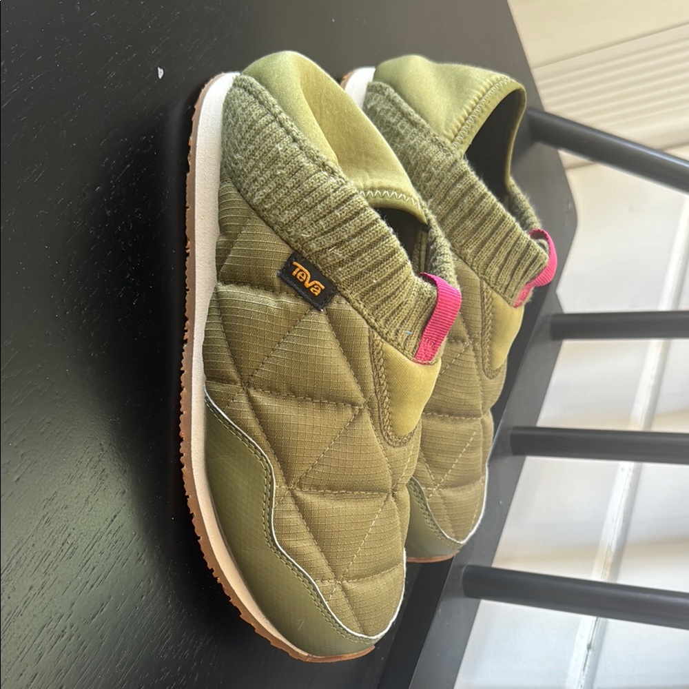 Teva camp shoe quilted slippers